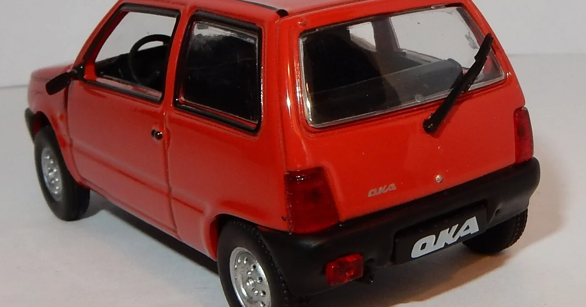 Diecast 1:43 scale model of VAZ-1111 Oka from the Avtolegendy USSR magazine (issue 55) published by DeAgostini. Rear quarter view.