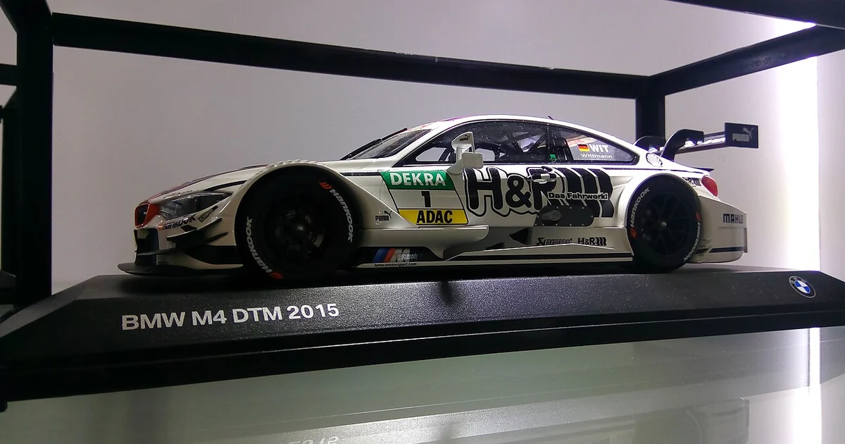Diecast BMW M4 DTM H and R di IIMS 2018