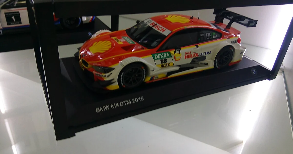 Diecast BMW M4 DTM Shell Helix di IIMS 2018