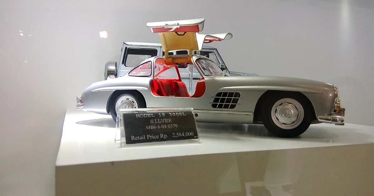 Diecast Mercedes 300 SL di IIMS 2018